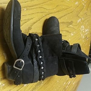 Girls boots